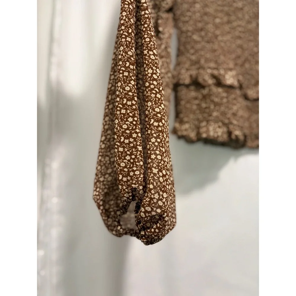 ASTR The Label Brown Ditsy Floral Smocked Puff Sleeve Crop Top M